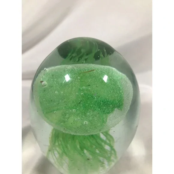 Glow In The Dark Jellyfish Paperweight 5.5 inch 3.2 Pound Art Glass Paperweight - Picture 7 of 16